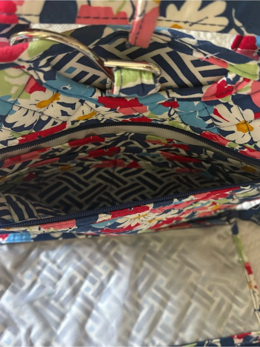 Vera Bradley Summer Cottage Hanging Travel Organizer Cosmetic Bag